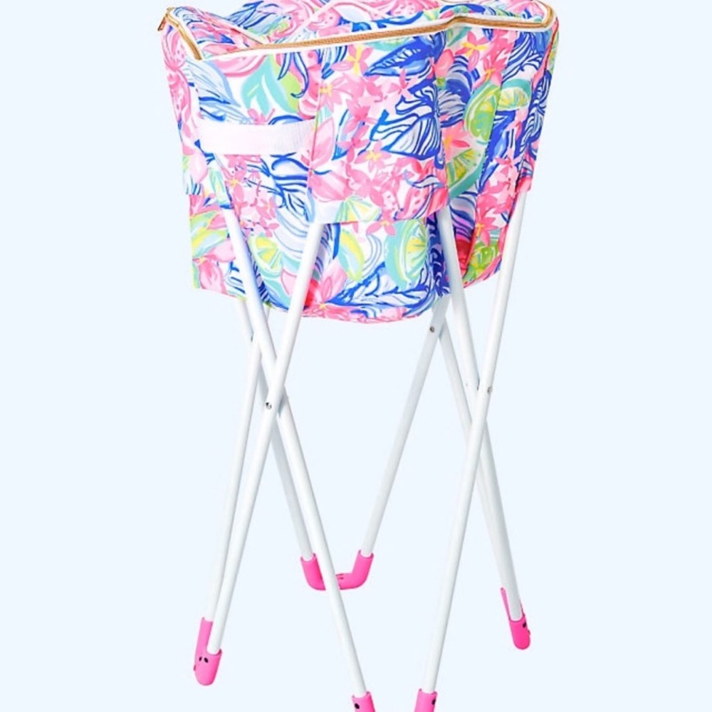 NWT Lilly Pulitzer beach cooler stand with carrying bag